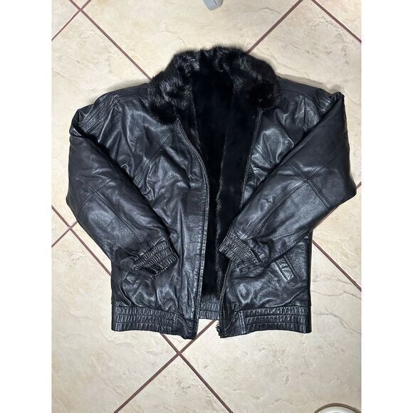 Luxurious Reversible Black Leather Jacket with Fur‎ Elegant Winter Outerwear - Picture 1 of 7